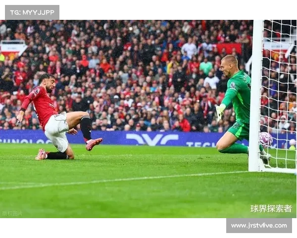 德利赫特稳健防守关键铲断 赢得曼联主场球迷热烈欢呼