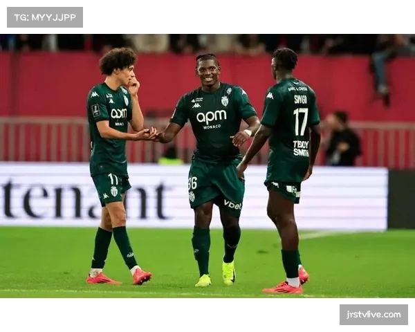 官方确认：里尔中场安热尔-戈梅斯因肌肉疲劳将缺席两周。