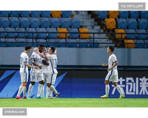 沧州雄狮签下自由身的巴西前锋若昂-内维斯，补强锋线